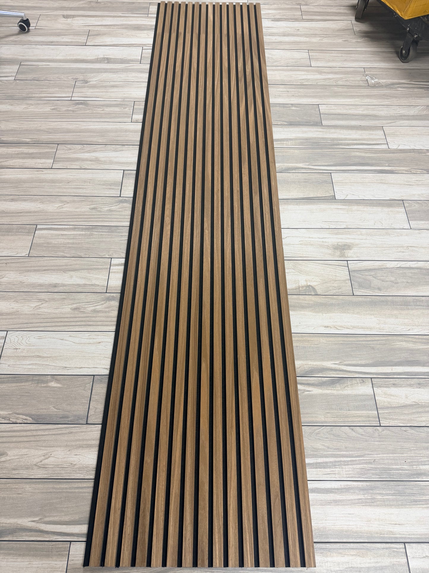 A08 Wood Smoke walnut 2x9ft