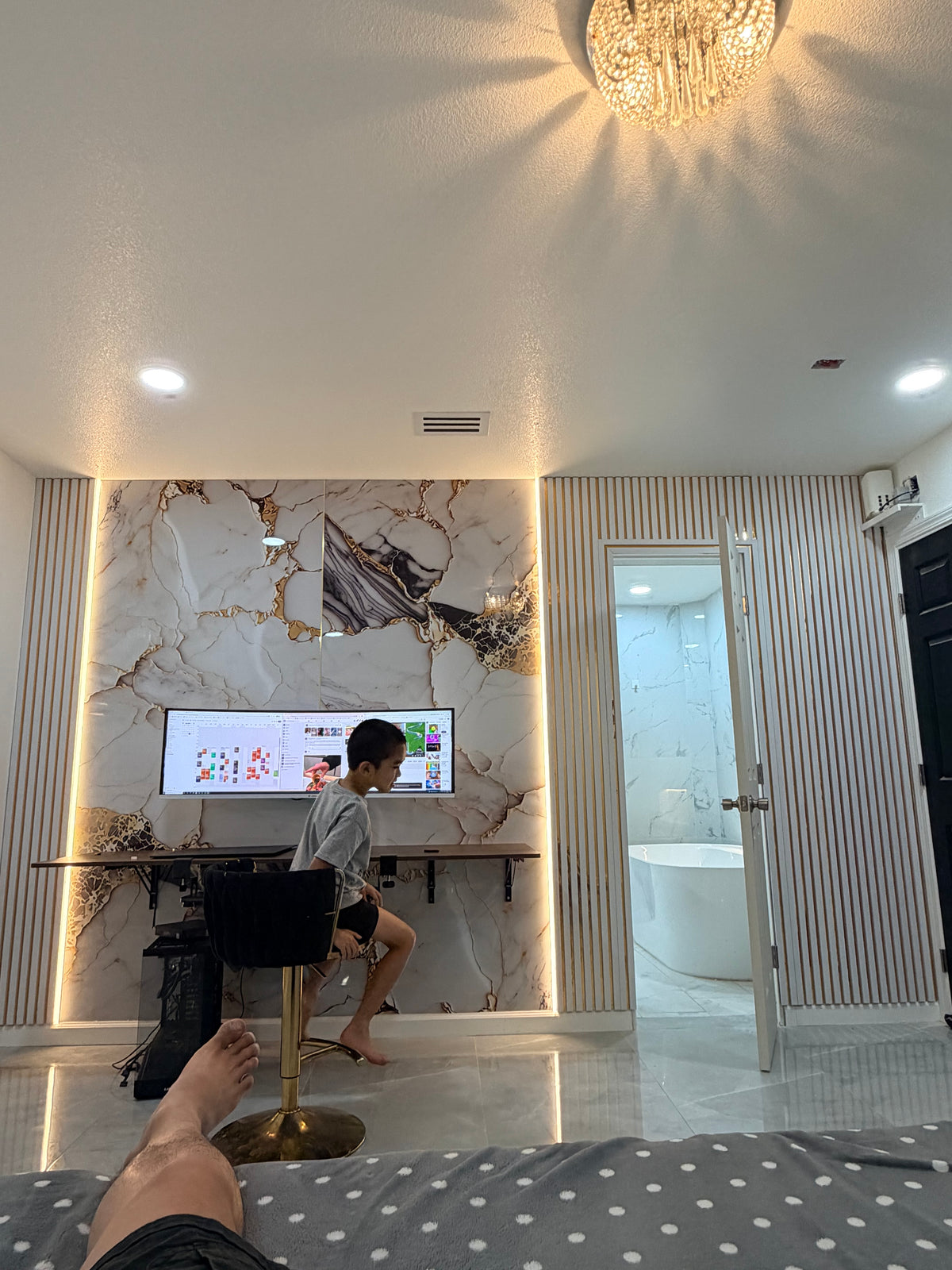 TV WALL 1