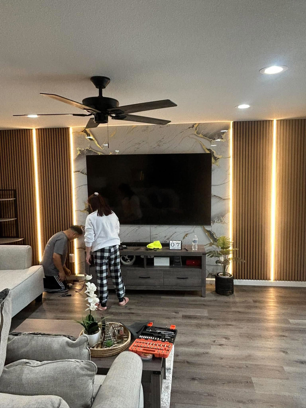 TV WALL 1