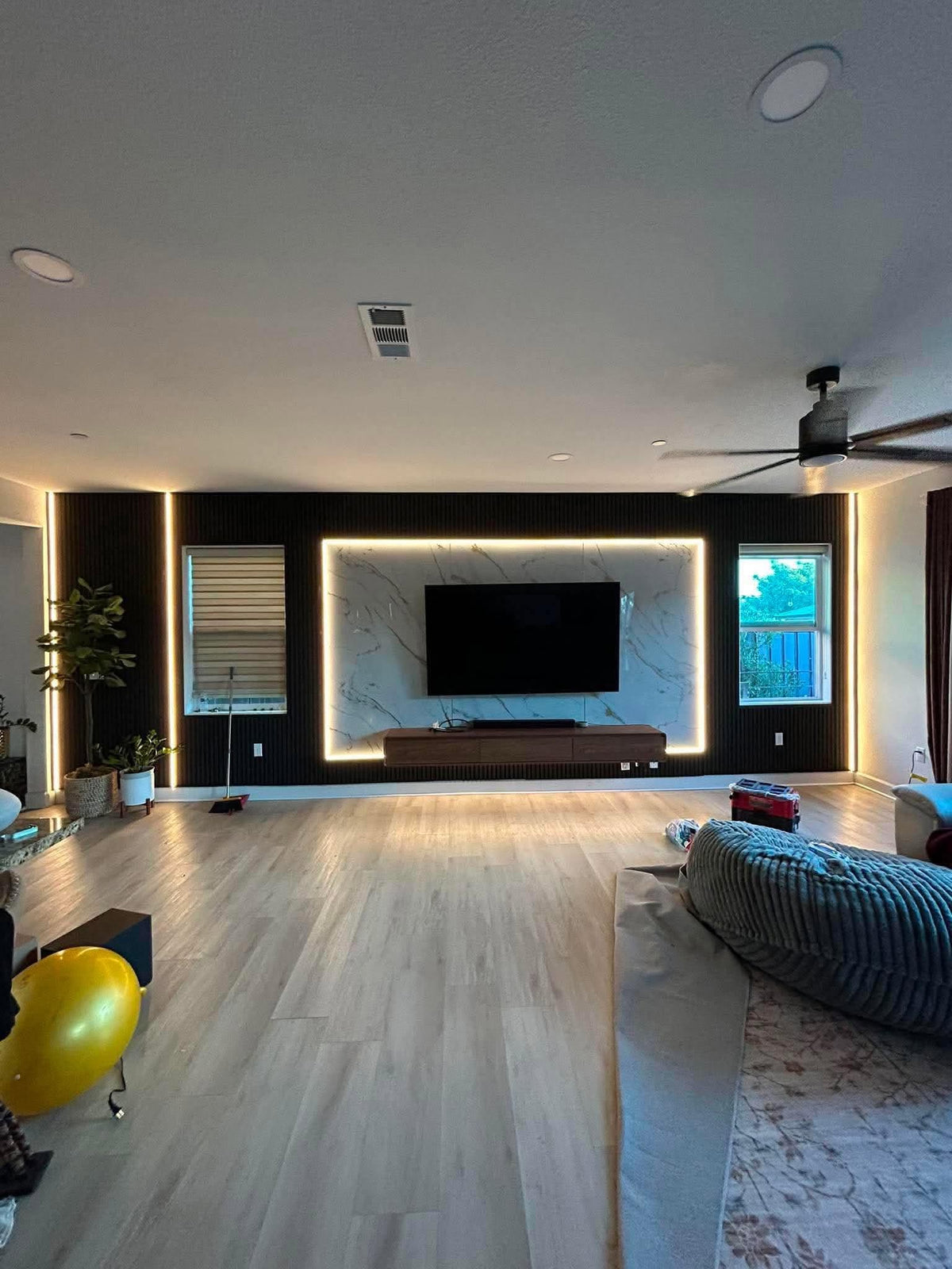 TV WALL 1