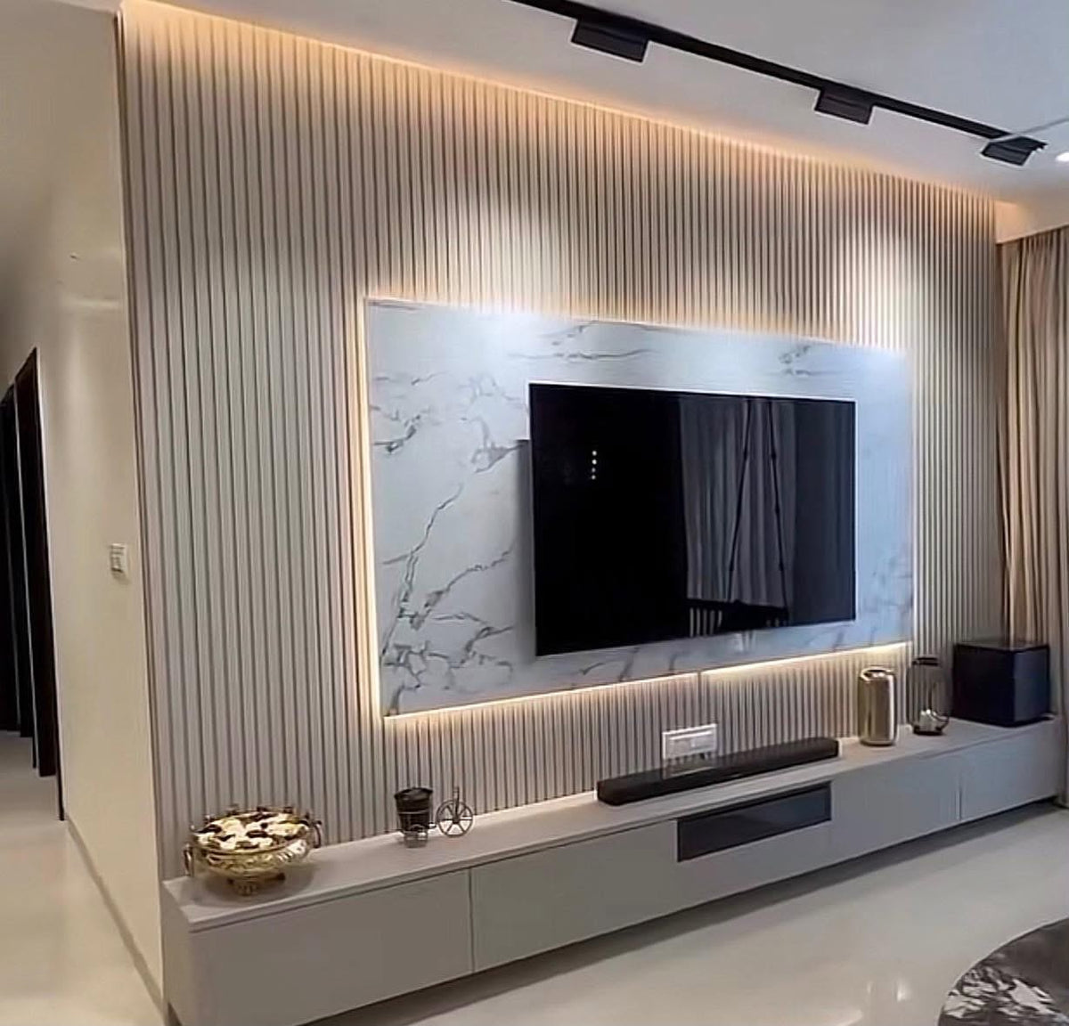 TV WALL 1