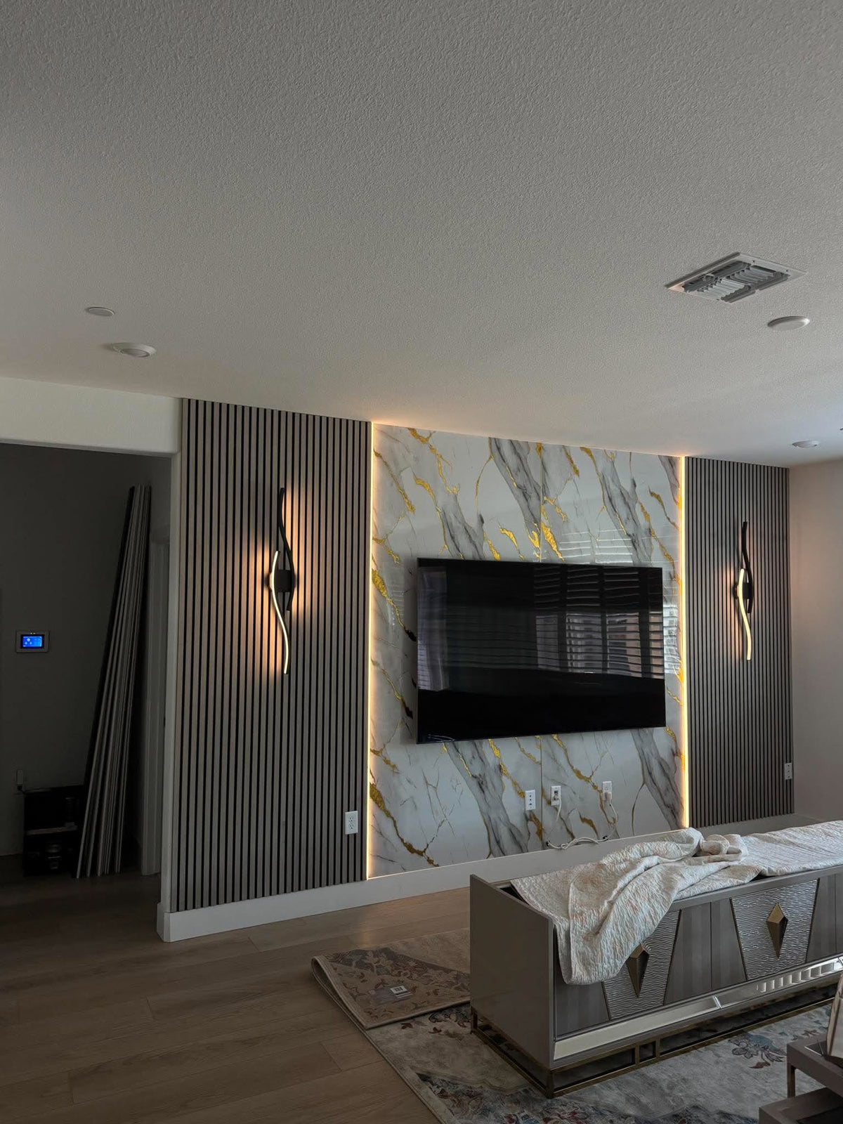 TV WALL 1