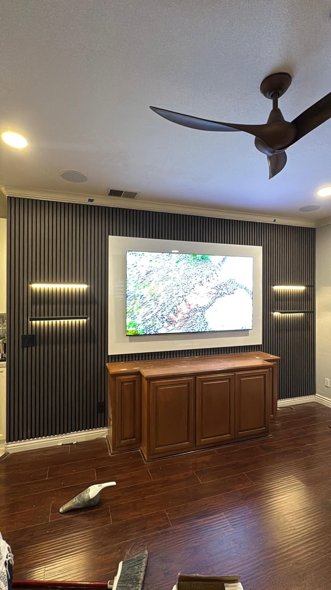 TV WALL 1