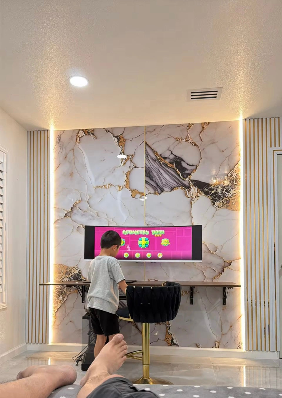 TV WALL 1
